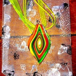 2/$20🦜Handmade Art Glass Pendant Neckl…🍈